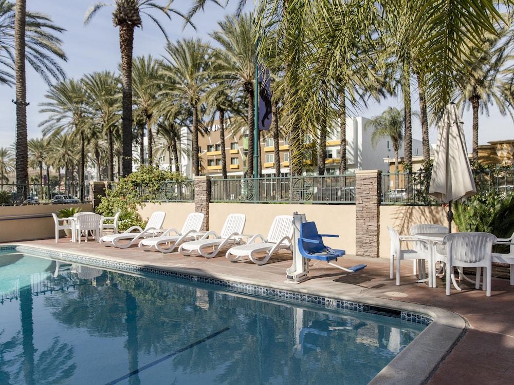 Anaheim Islander Inn And Suites Near Park And Convention Center Buitenkant foto