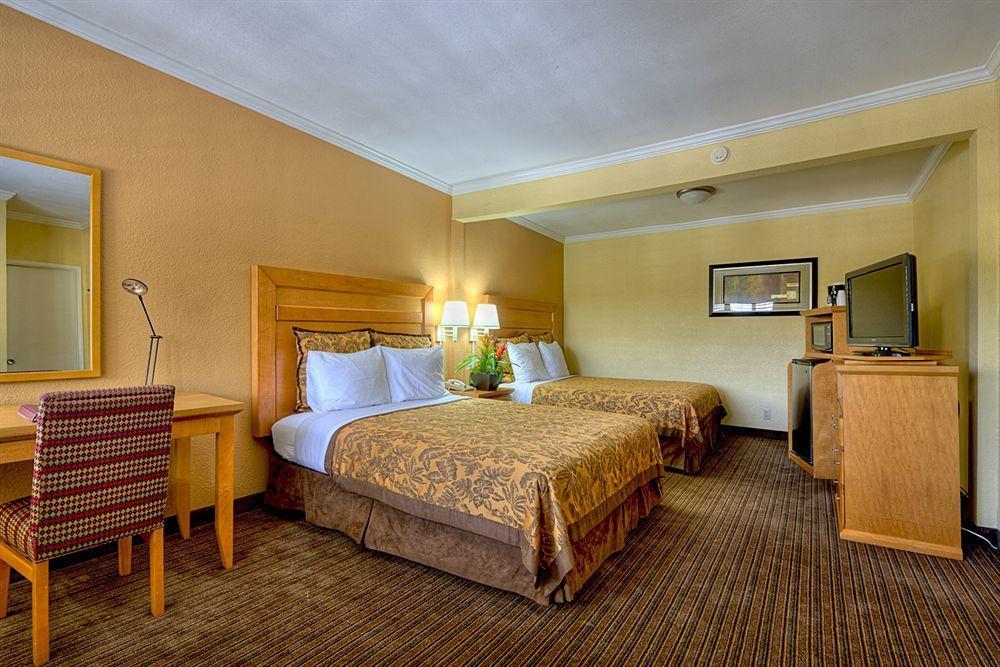 Anaheim Islander Inn And Suites Near Park And Convention Center Buitenkant foto
