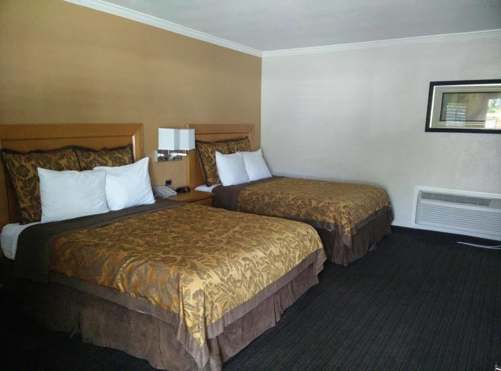 Anaheim Islander Inn And Suites Near Park And Convention Center Buitenkant foto