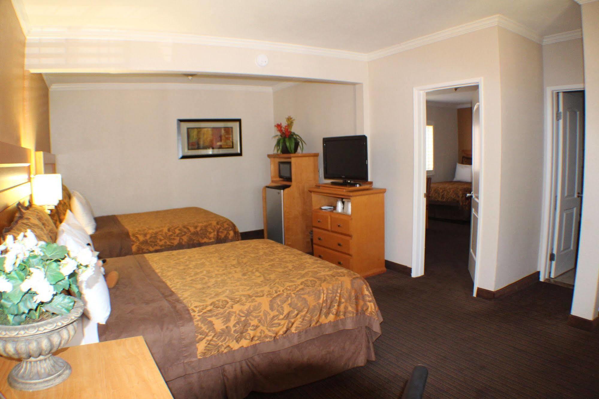 Anaheim Islander Inn And Suites Near Park And Convention Center Buitenkant foto