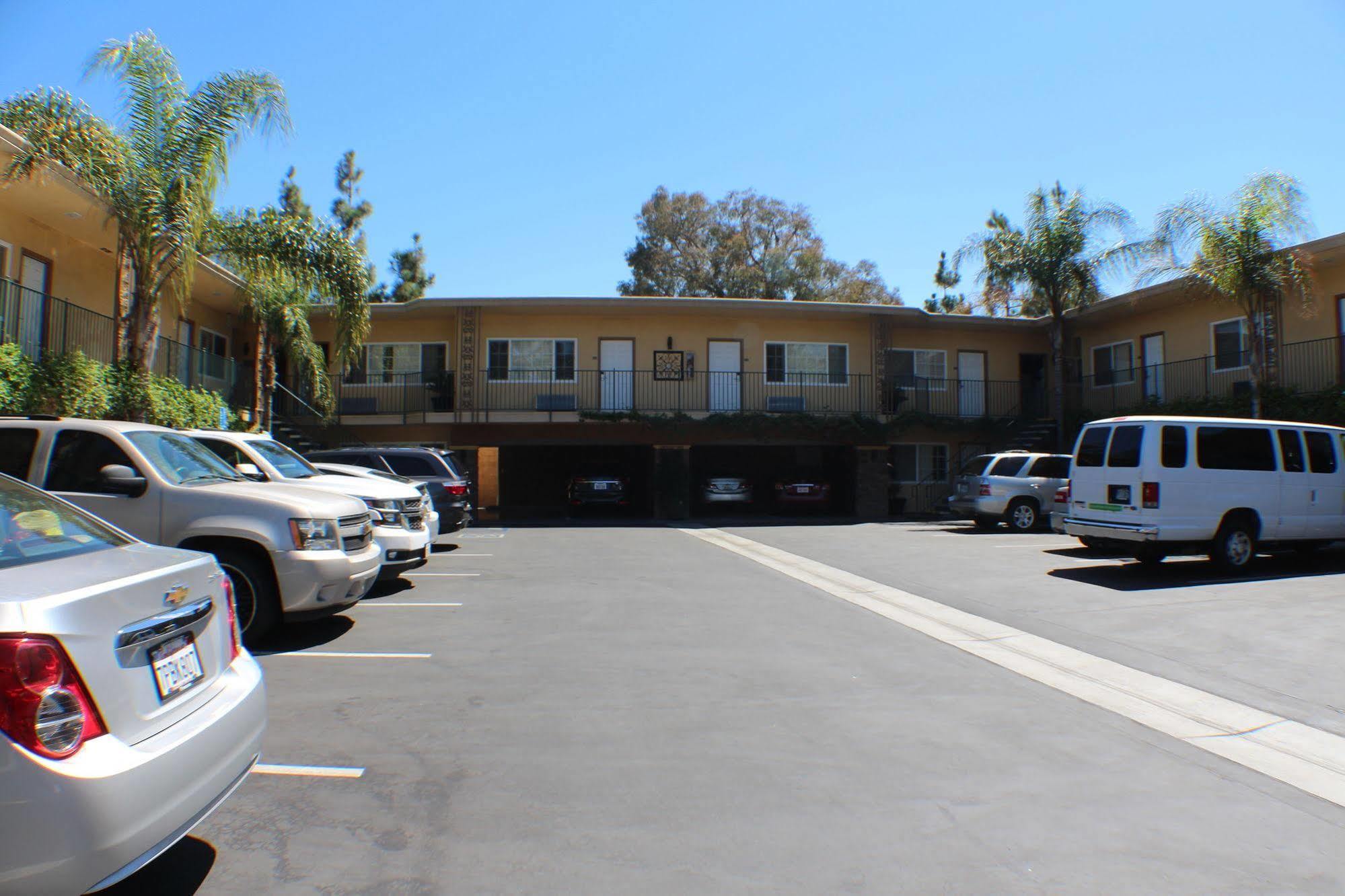 Anaheim Islander Inn And Suites Near Park And Convention Center Buitenkant foto