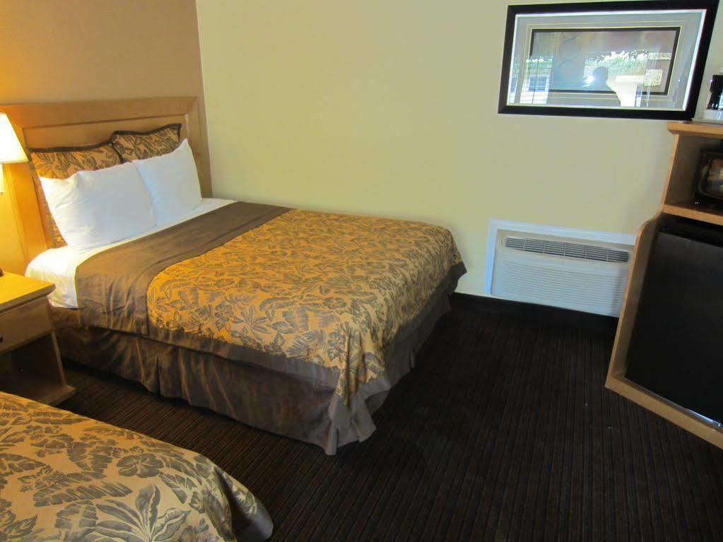 Anaheim Islander Inn And Suites Near Park And Convention Center Buitenkant foto