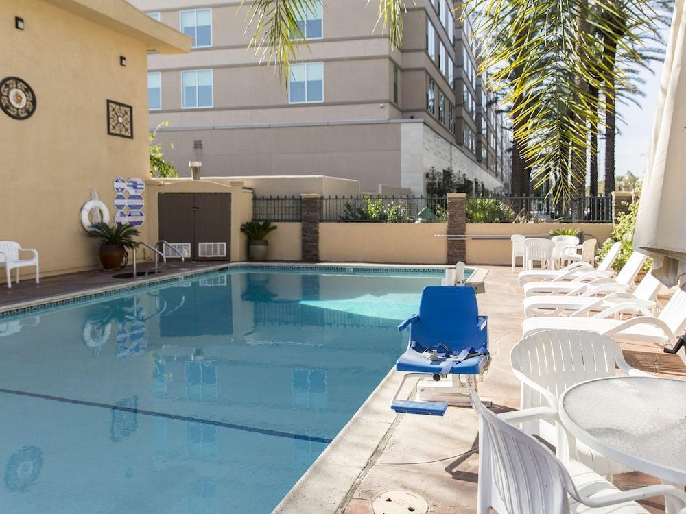 Anaheim Islander Inn And Suites Near Park And Convention Center Buitenkant foto